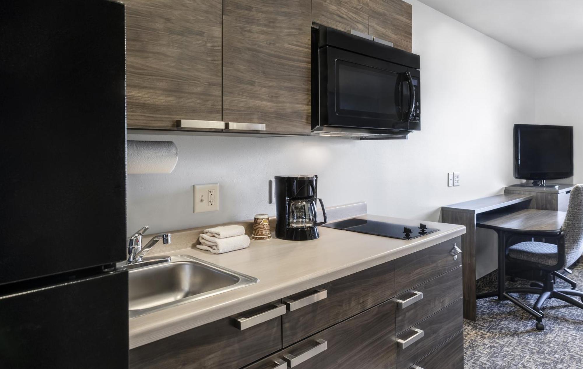 My Place Hotel-Watertown, Sd Экстерьер фото